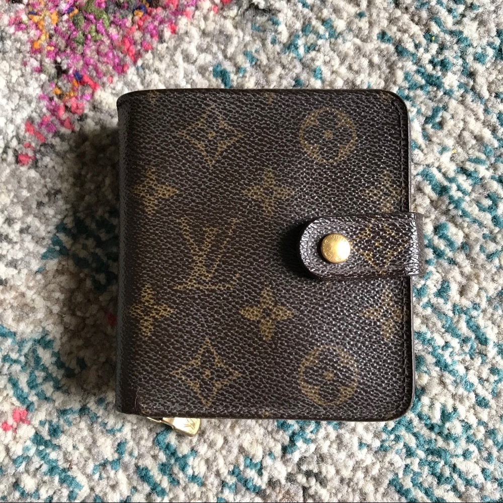 Louis Vuitton Compact Zippy Wallet